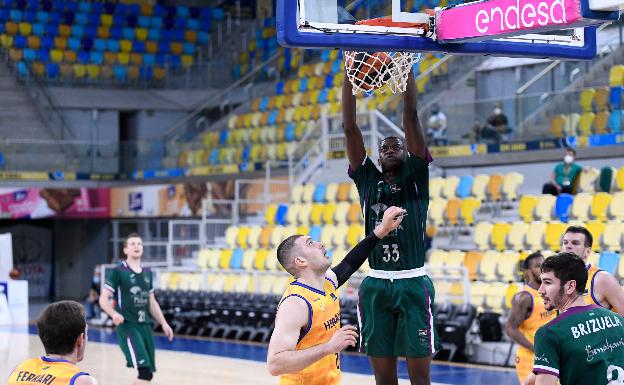 El Unicaja y la Federación Española trabajan para nacionalizar a Yannick Nzosa