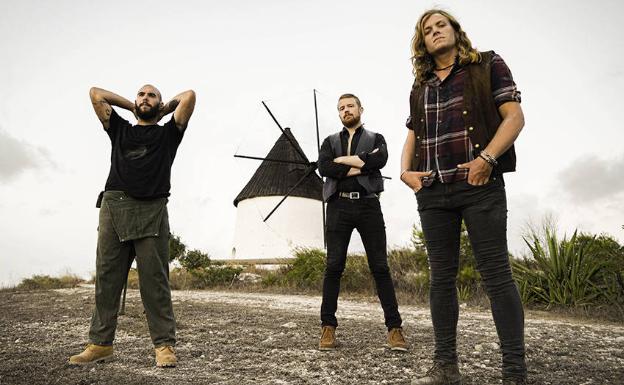 El grupo malagueño Terral celebra su quinto aniversario con un nuevo single muy 'western'