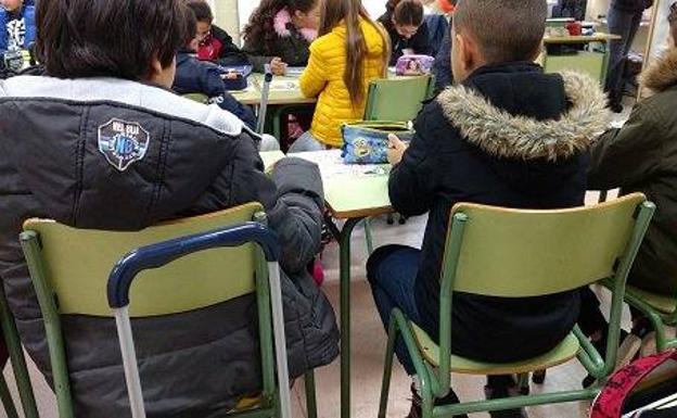 Con varias capas de ropa, gorro y bufanda: así quiere Educación que vayan los niños extremeños al colegio