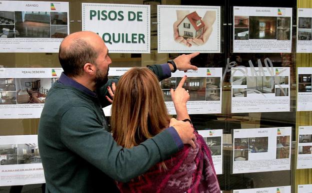 La Junta de Andalucía critica la subida de impuestos del Gobierno a las rentas altas