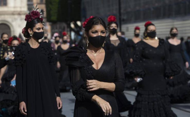 Sevilla se viste de luto por la «muerte» del flamenco