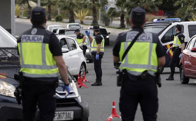Moreno aconseja quedarse en casa este puente y avisa de medidas más duras si no bajan los casos