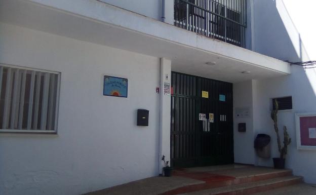 Padres de alumnos del colegio La Parra de Almáchar piden el cierre del centro para evitar contagios