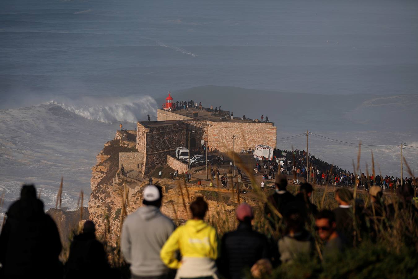 Las olas gigantes vuelven a Nazaré