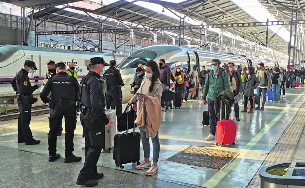 Málaga se blinda para vigilar transportes y carreteras y evitar las fiestas de Halloween