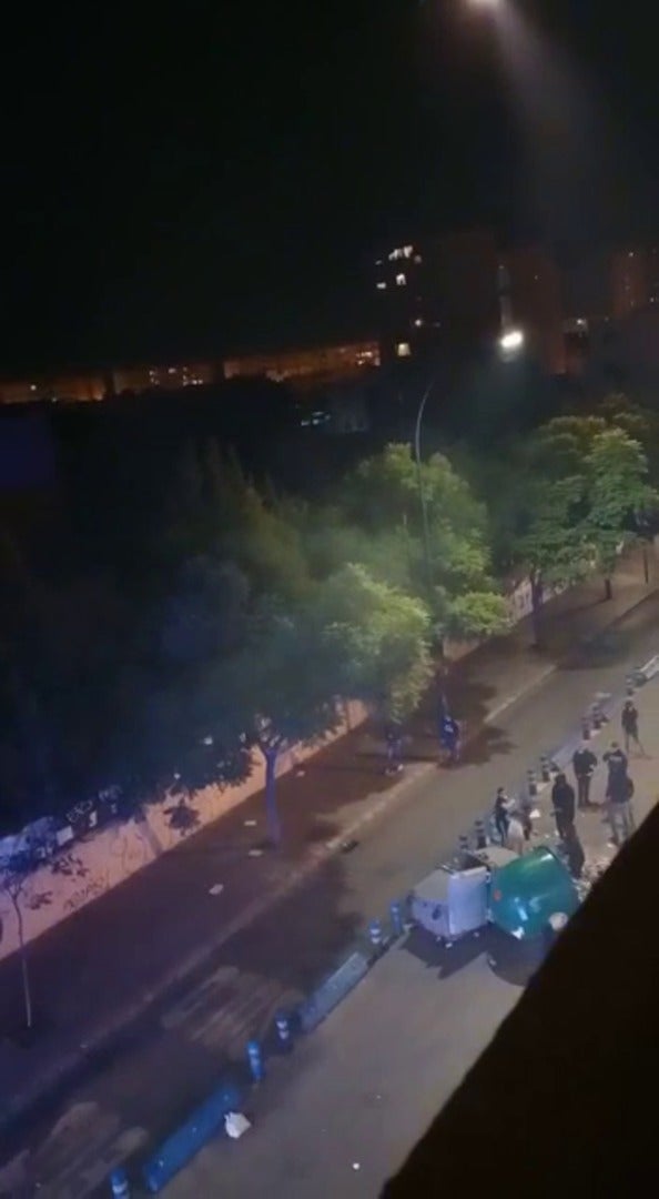 Noche de tensión y altercados en Málaga (Huelin) : escaramuzas entre la policía y personas que protestaban