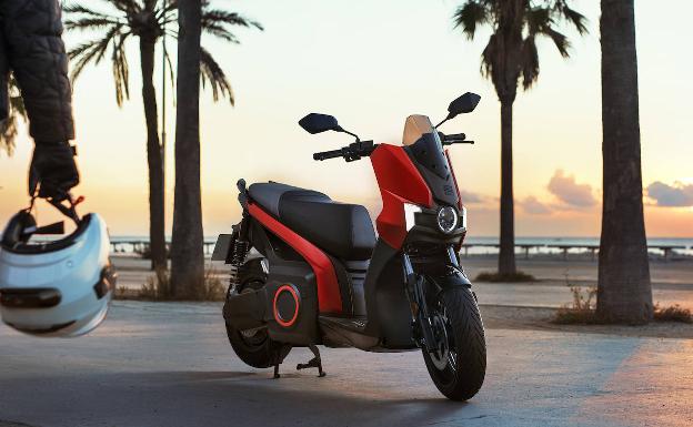 Llega al mercado la primera moto scooter eléctrica de Seat