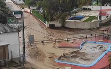 El temporal deja lluvias de hasta 140 litros y cuatro carreteras cortadas en la provincia