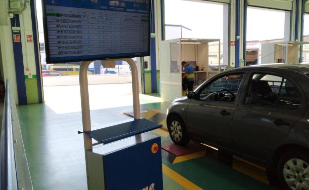 El tapón en las ITV de Málaga se agrava con demoras de dos meses para coches a los que les caduca ahora