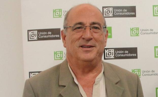 «La mitad de las llamadas que recibimos al día son quejas sobre la administración pública»