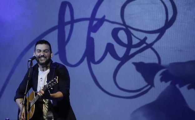 La música de Fran Perea salva la noche