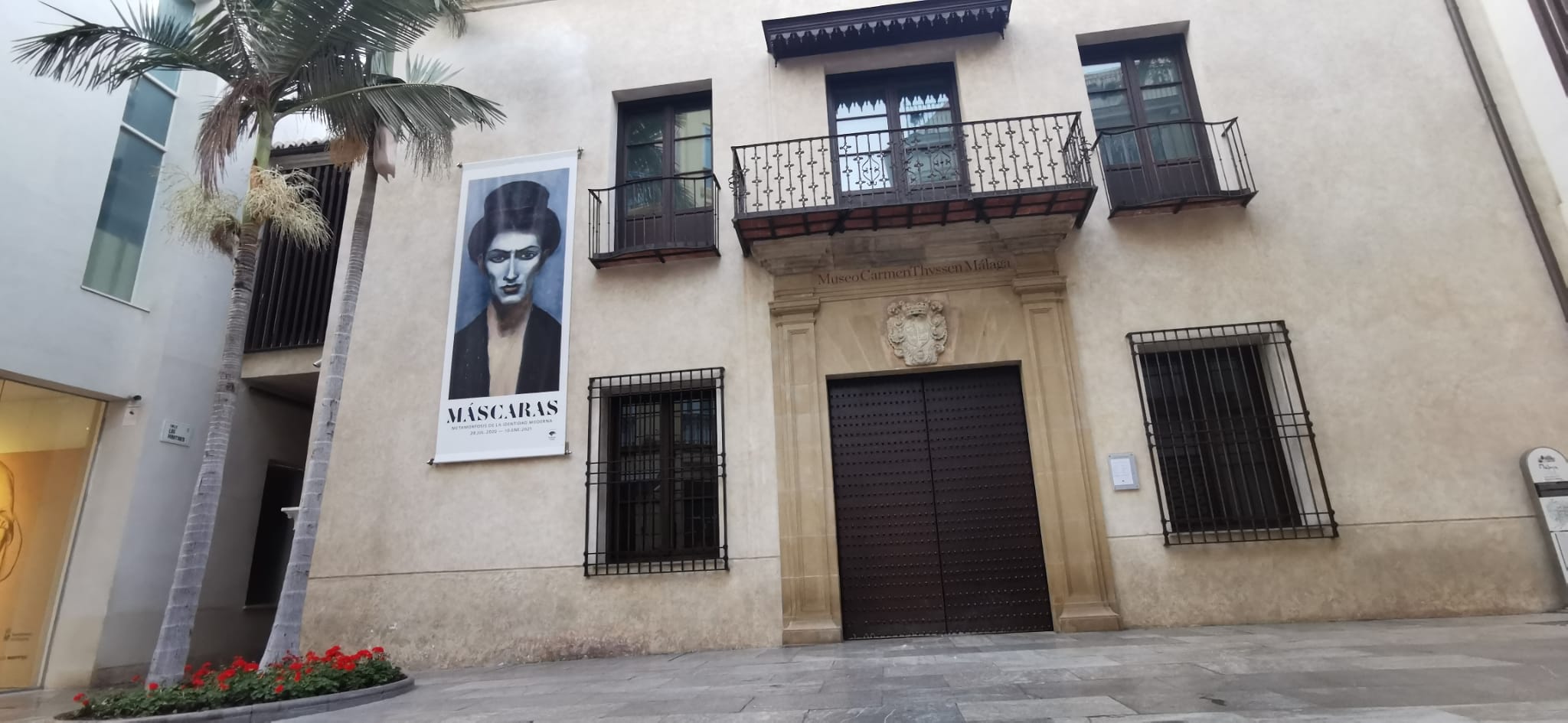 Comercios y hostelería echan el cierre en Málaga con el toque de queda de las 18 horas