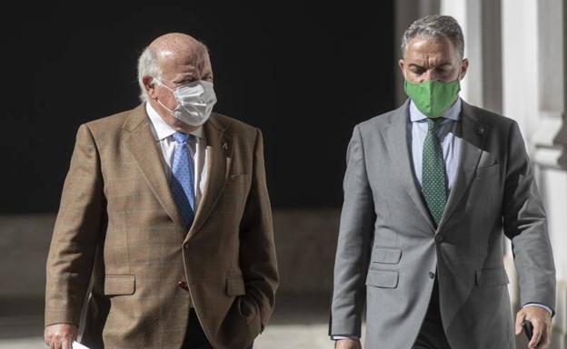 Elías Bendodo y Jesús Aguirre a los andaluces: «No salgan de casa y eviten reuniones»