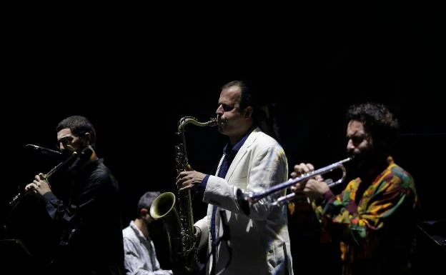Los últimos conciertos del 34 Festival de Jazz resisten y adelantan su horario: la música no se detiene