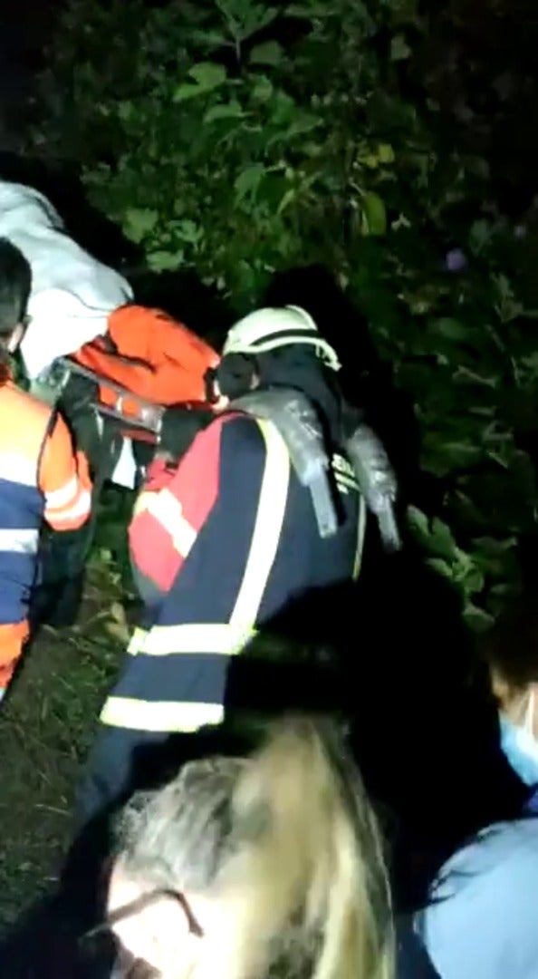 Así fue la cadena humana que se formó para rescatar a una adolescente 16 años que se cayó por un terraplén y se quedó inconsciente en Coín