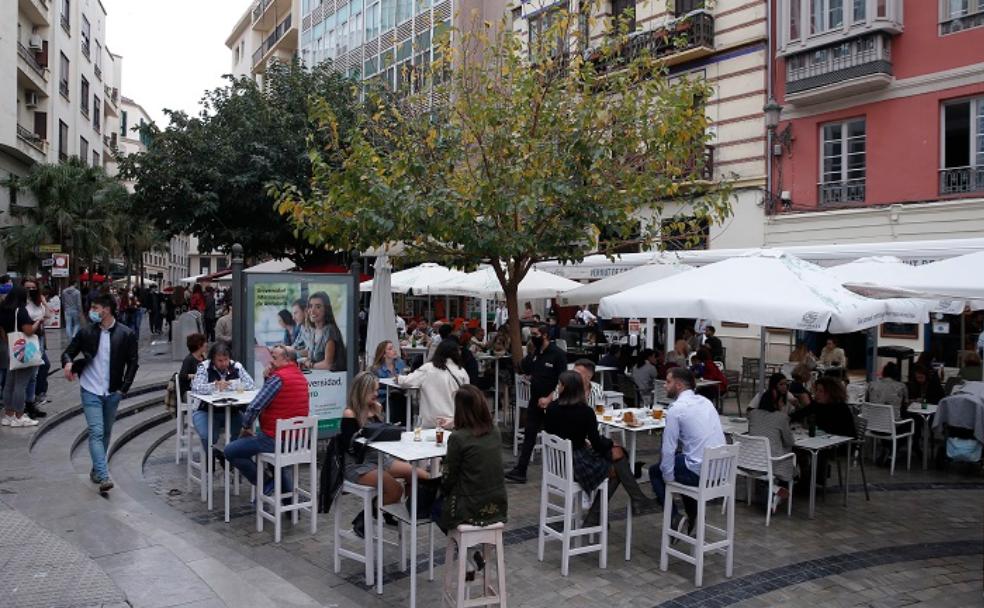 Málaga en su primer sábado con nuevas restricciones: un espejismo de normalidad