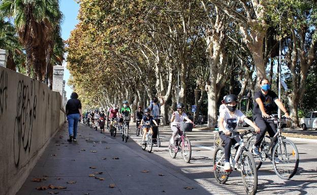 Más de trescientos ciclistas protagonizan una marcha en Málaga para reclamar más carriles exclusivos