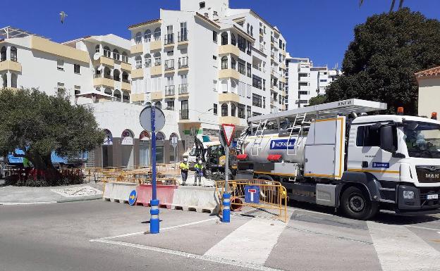 Ayuntamiento e Hidralia ejecutarán mejoras en la red de agua por más de 22 millones de euros hasta 2030 en Estepona