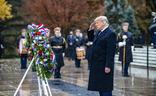 El presidente Donald Trump, durante su última visita al cementerio de Arlington (Washington) en el Día de los Veteranos./EP