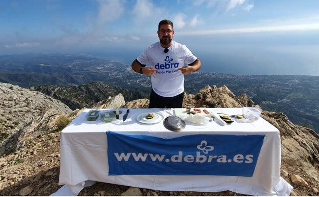 Dani García cocina a 1.200 metros de altura para visibilizar la Piel de Mariposa