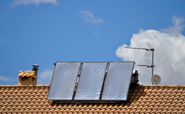El Ayuntamiento de Málaga estudiará elevar al 50% la rebaja del IBI por tener placas solares
