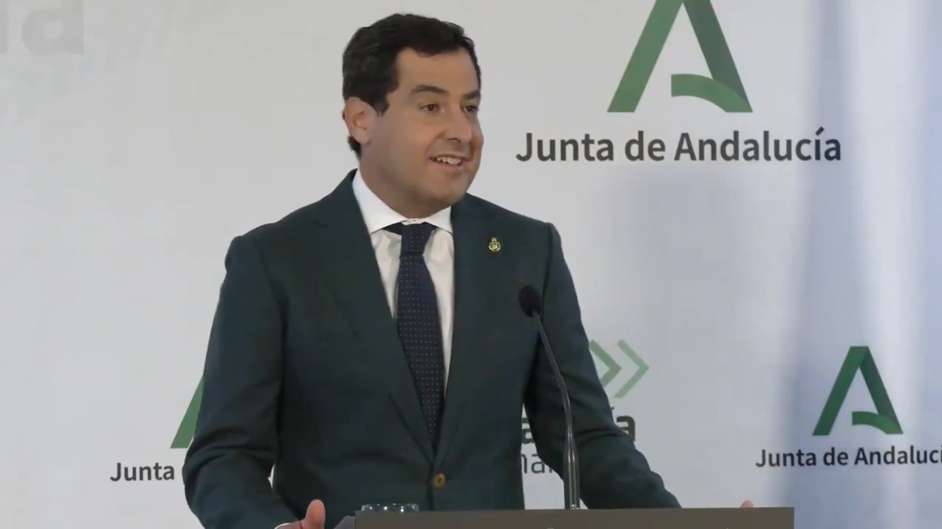 Moreno, sobre la Navidad en Andalucía: «Me gustaría que pudiéramos recuperar la movilidad entre provincias, pero no habrá cotillones ni eventos»