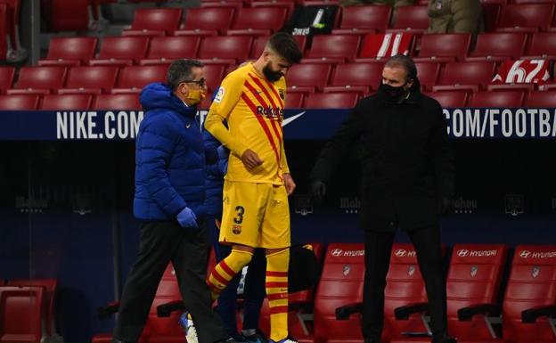 Piqué sufre un esguince de rodilla, pendiente de más pruebas