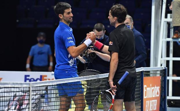 Thiem gana un duelo soberbio a Djokovic