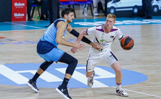 Los cuatro internacionales cajistas superan el último corte de Scariolo