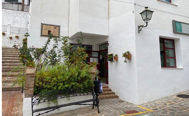 El Ayuntamiento de El Borge pide a Salud que cubra la baja del pediatra del pueblo