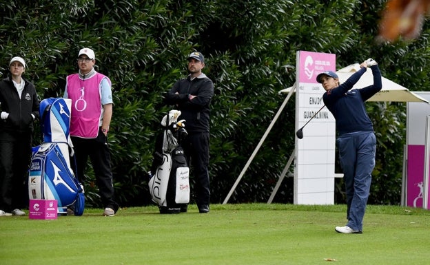 La lluvia, protagonista en la primera jornada del Andalucía Open de España de Marbella