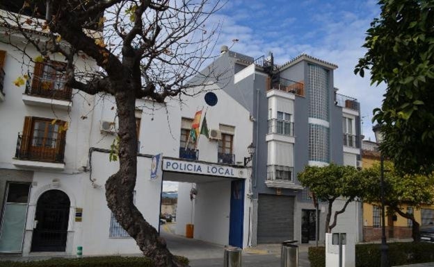 El Ayuntamiento de Vélez atribuye a un «error» el reparto a un aspirante de la plantilla con las respuestas