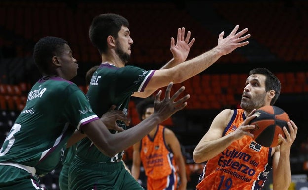 El Valencia complica el panorama europeo del Unicaja