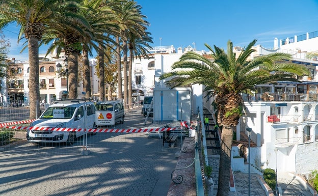 Arrancan las obras para reabrir el Paseo de los Carabineros de Nerja, cerrado desde hace 18 años