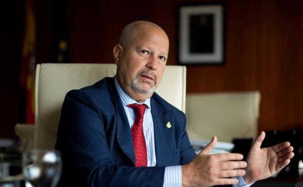 Imbroda dice que los colegios son sitios seguros a pesar de los «agoreros de la fatalidad»