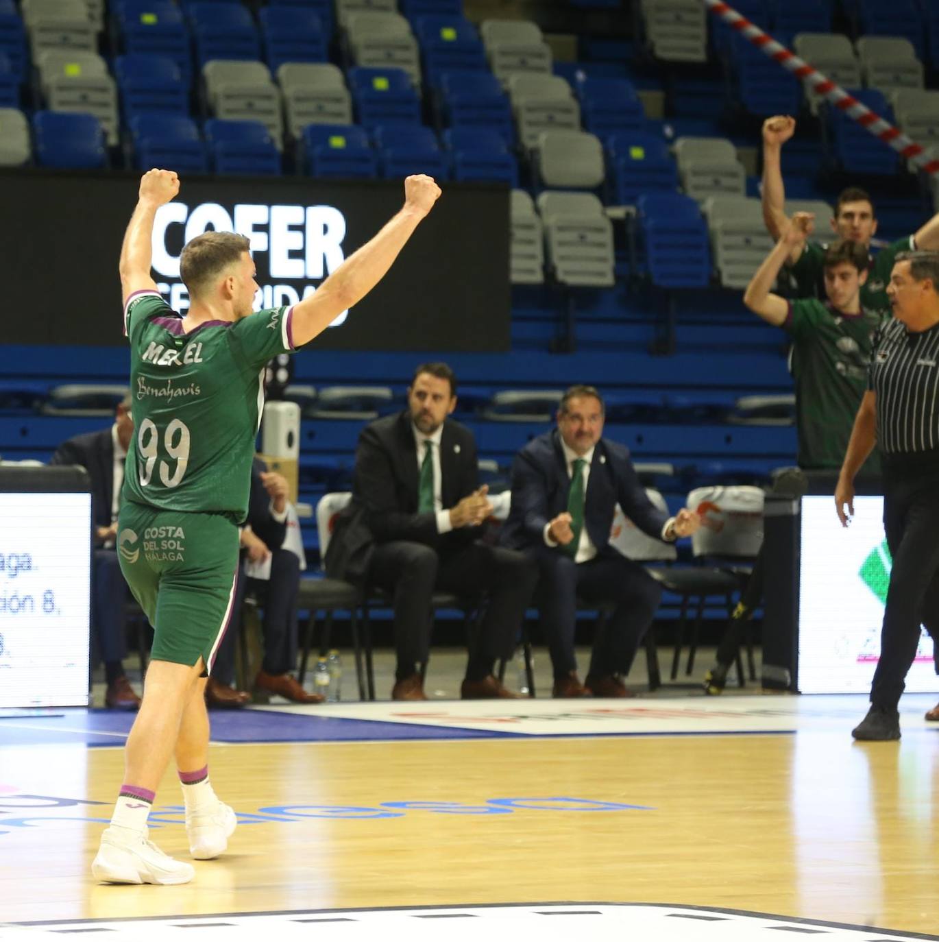 El Unicaja gana con claridad al UCAM Murcia