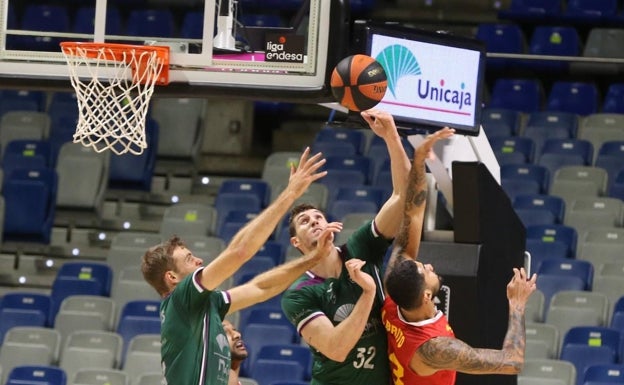 El Unicaja se da un festín