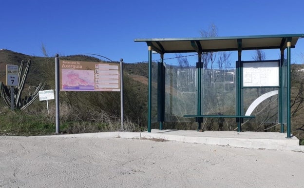 Padres de Macharaviaya reclaman a la Junta transporte escolar para sus hijos hasta Rincón de la Victoria