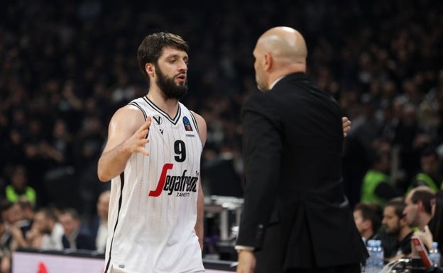 Lío en el Virtus Bolonia, echa a Djordjevic y lo vuelve a contratar 24 horas después