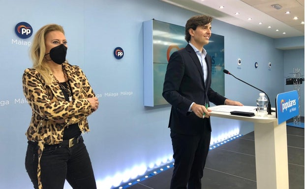 El PP pide al Gobierno que explique si hay vuelos de inmigrantes que llegan a la península a través de Málaga