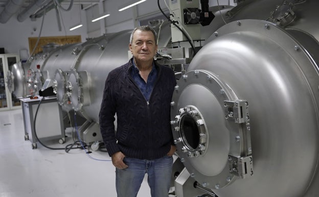 Javier Laserna: La exploración de Marte pasa por el laboratorio láser de la UMA