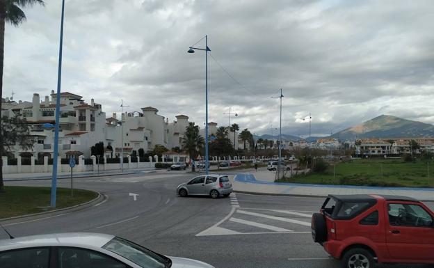 La Policía retira en Marbella a ocho menores en desamparo que vivían en tiendas de campaña y sin escolarizar