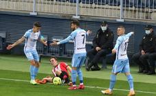 Así fue | El Málaga, con uno menos durante gran parte del partido, sumó un punto ante el Logroñés