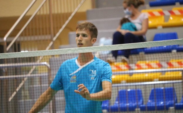 Derrota del Bádminton Benalmádena en Oviedo (4-3)