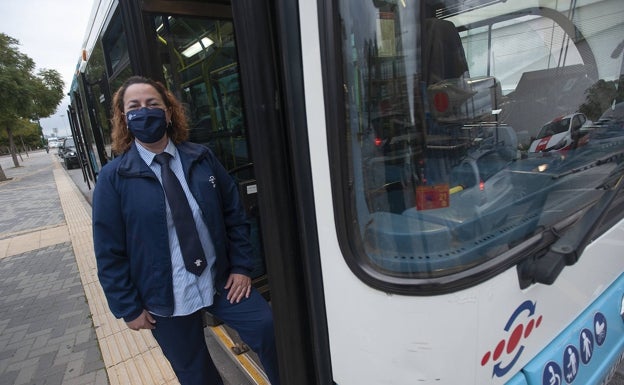 Los buses urbanos seguían circulando en la Málaga vacía