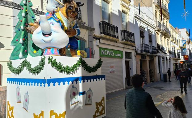 Ronda instala buzones gigantes en la calle de la Bola para recoger las cartas de los niños a los Reyes Magos