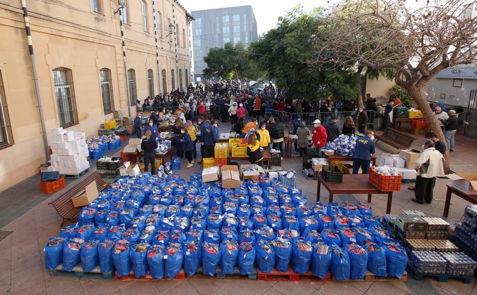 La solidaridad malagueña se transforma en miles de menús navideños