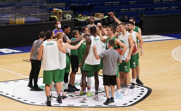 El Unicaja se juega en Bilbao medio billete para la Copa del Rey