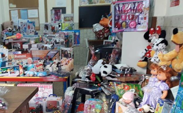 Recogen más de 300 juguetes en una iniciativa solidaria en Huelin