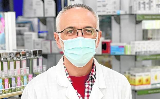 Francisco José Santos: Al pie del cañón desde el principio de la pandemia